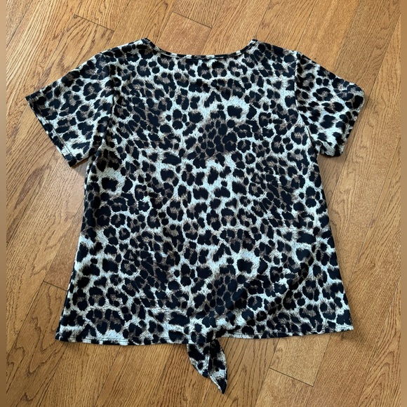 Leopard Print Tie Front T-Shirt - Picture 2 of 2
